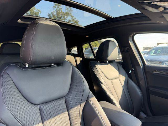 Used 2023 BMW X4 M40i w/ Premium Package image 33