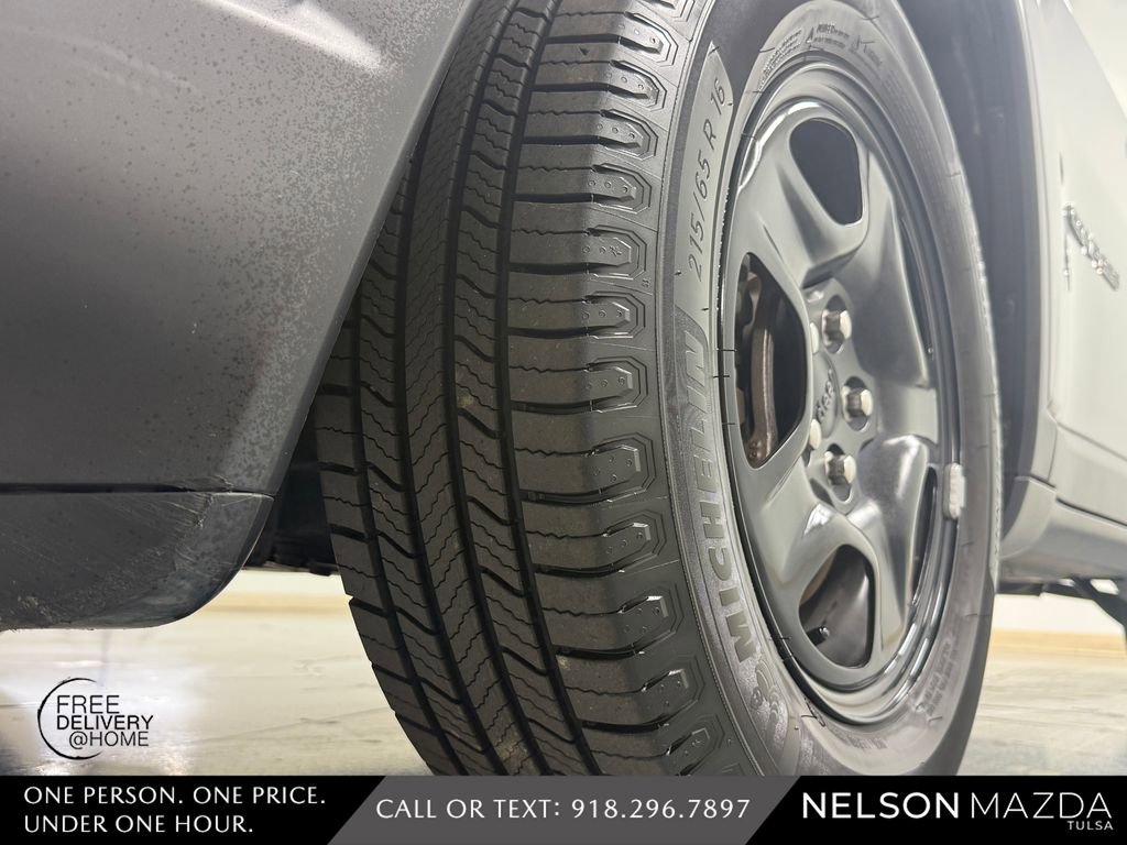 Used 2019 Jeep Compass Sport w/ Cold Weather Group FWD image 11