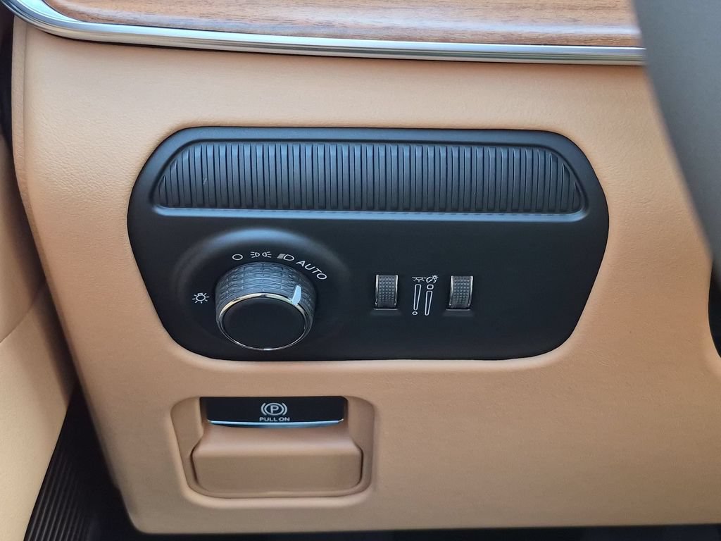 New 2026 Jeep Grand Wagoneer L Summit AWD/4WD image 18
