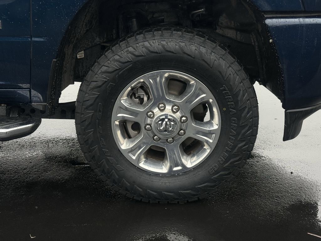 Used 2024 RAM 2500 Big Horn w/ Sport Appearance Package image 11