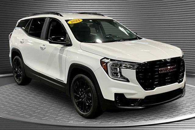 Certified 2024 GMC Terrain SLE w/ Driver Convenience Package FWD image 3