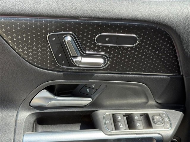 Certified 2025 Mercedes-Benz GLB 250 4MATIC image 12
