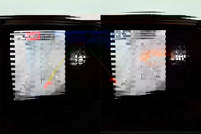 Used 2024 Jeep Wrangler Unlimited Rubicon w/ Technology Group image 28