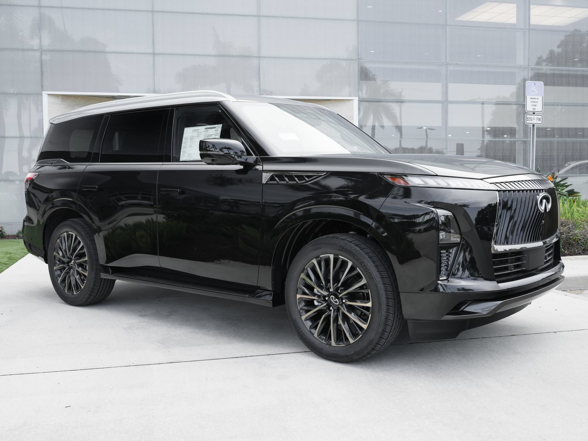 New 2027 INFINITI QX80 Autograph AWD/4WD image 3