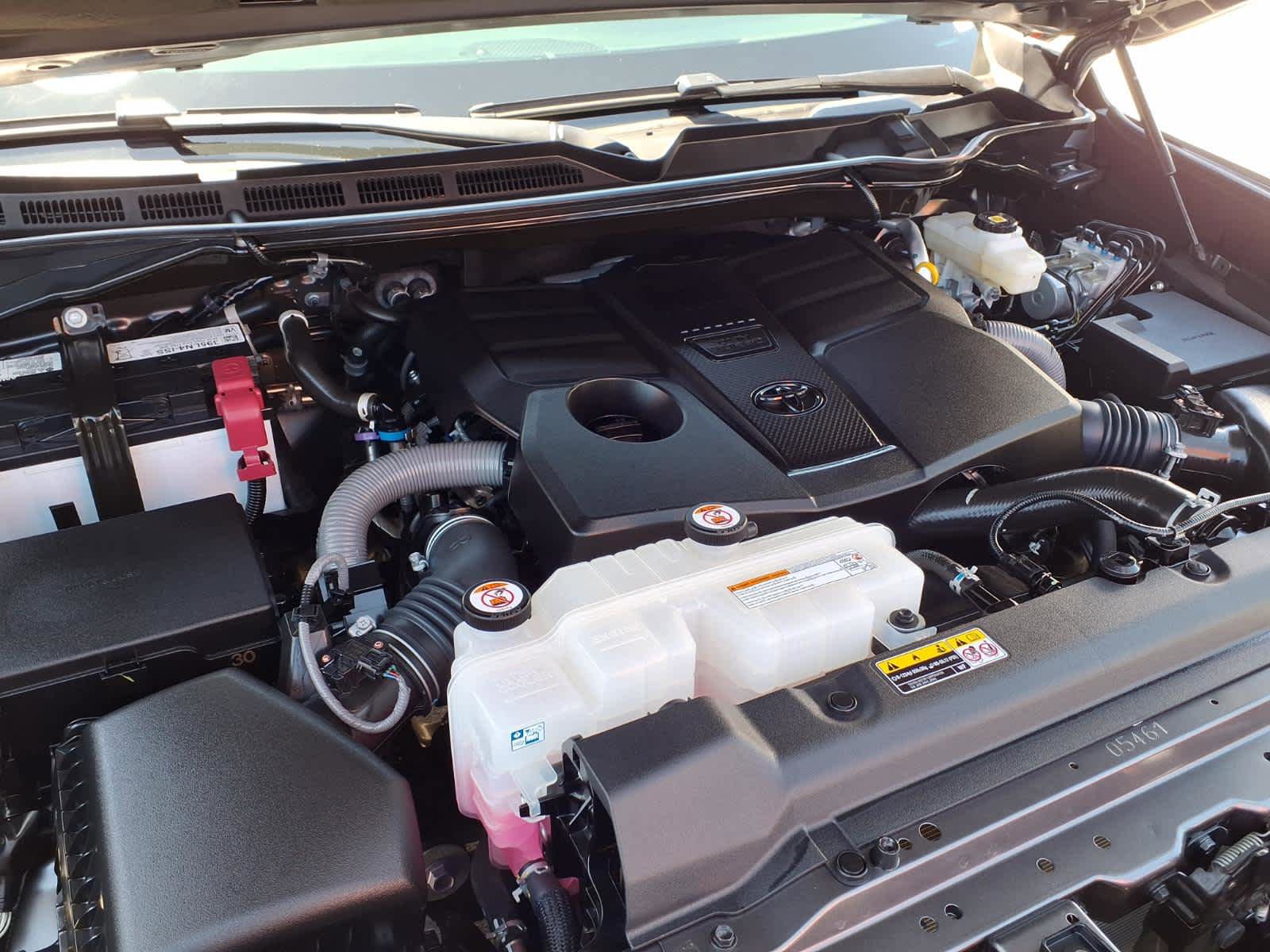 Used 2025 Toyota Tundra SR5 AWD/4WD image 25