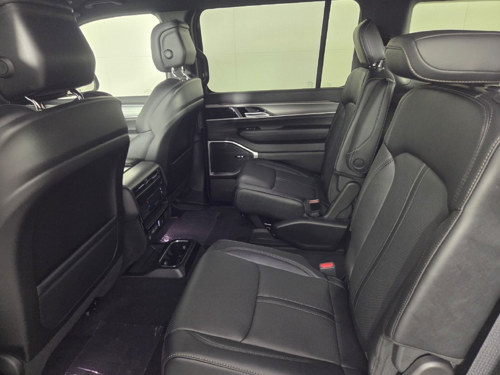 New 2026 Jeep Grand Wagoneer 4WD image 19