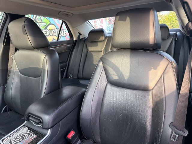 Used 2015 Chrysler 300 C w/ Light Group RWD image 15