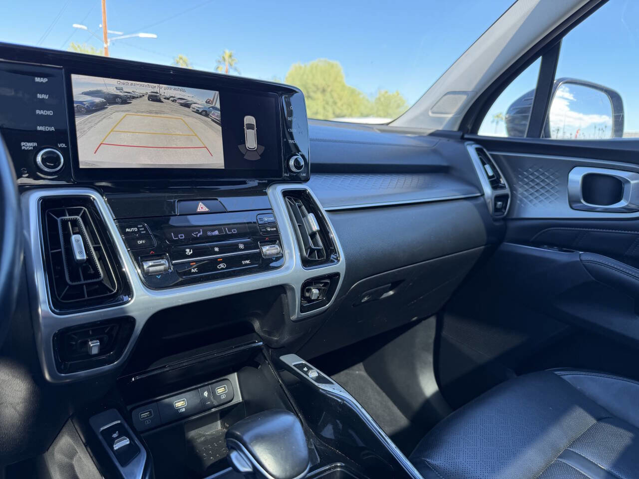 Used 2021 Kia Sorento SX image 26