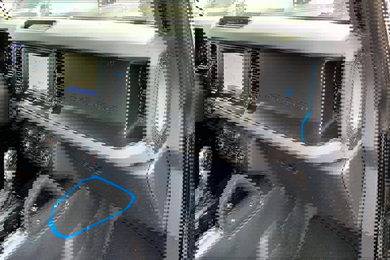 Used 2022 Ford Bronco Black Diamond image 18