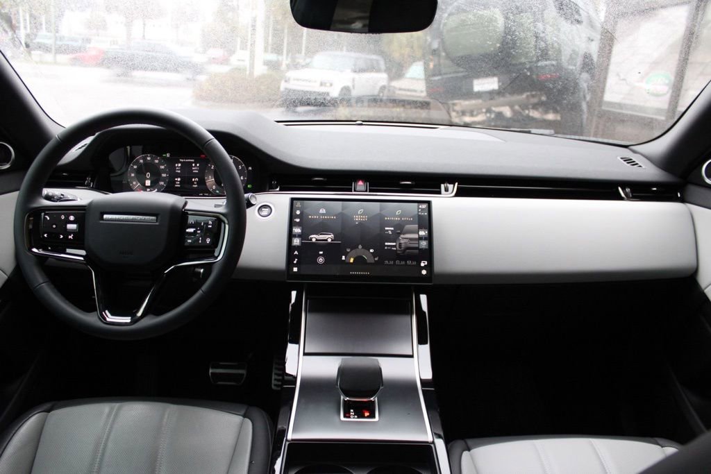 Certified 2026 Land Rover Range Rover Evoque Dynamic SE image 28