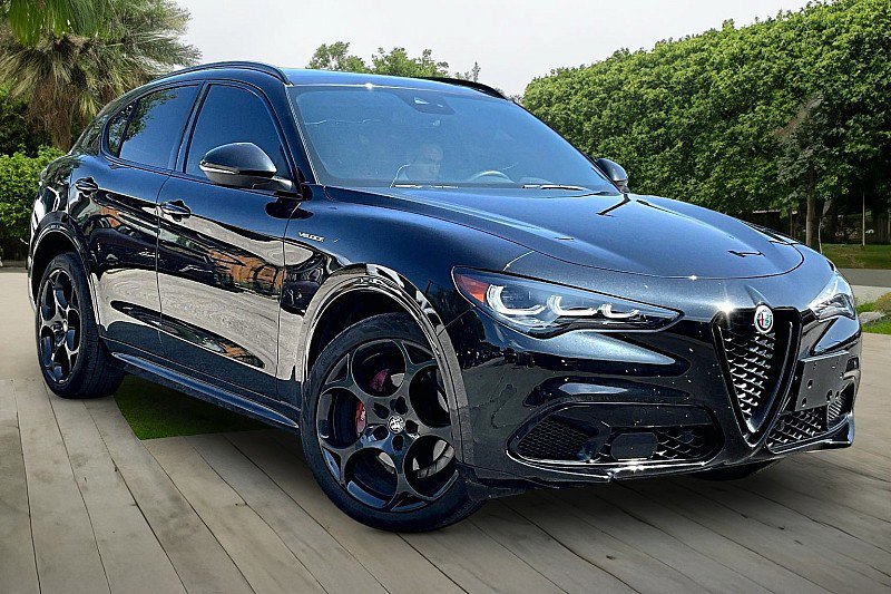Used 2024 Alfa Romeo Stelvio Veloce AWD/4WD image 9