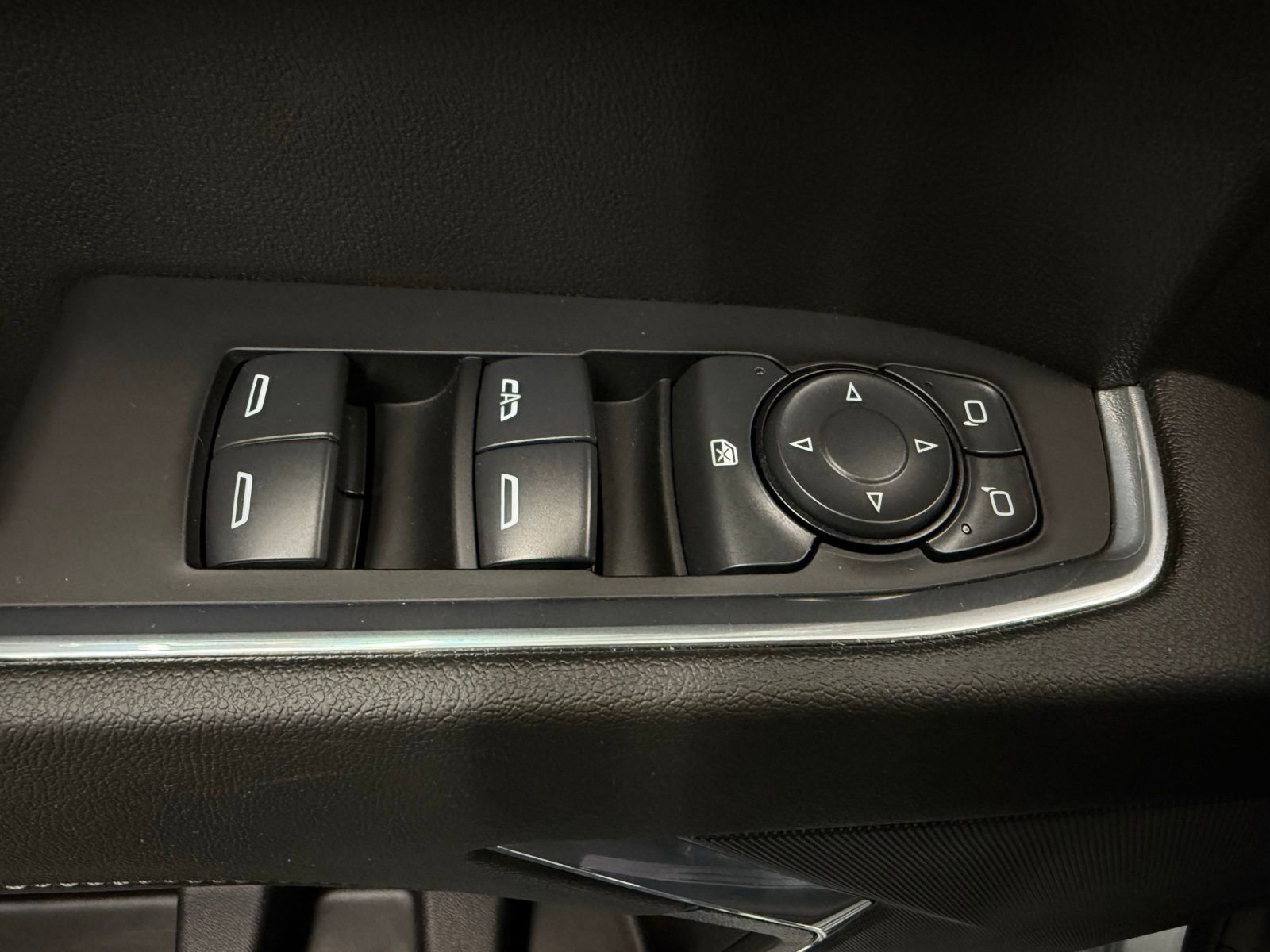 Used 2024 GMC Sierra 1500 SLE w/ Preferred Package image 10