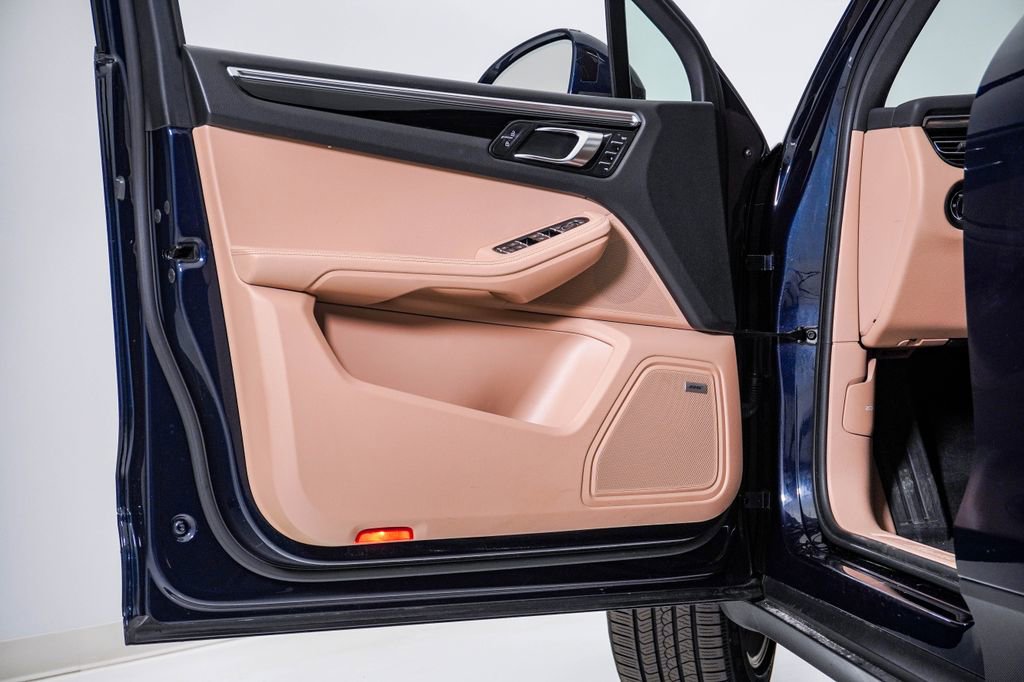 Used 2020 Porsche Macan image 25