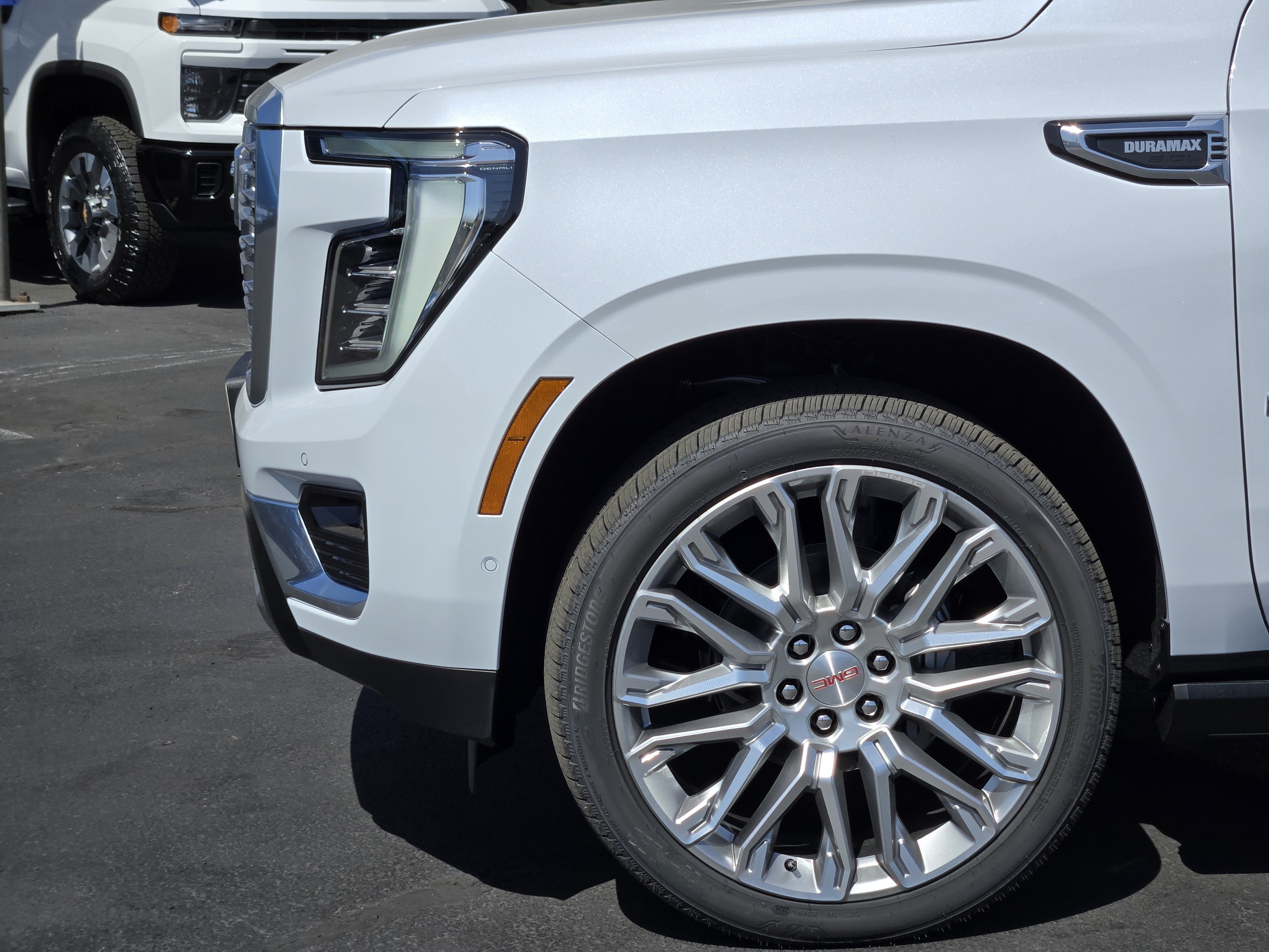 New 2026 GMC Yukon XL Denali w/ Denali Reserve Package AWD/4WD image 5