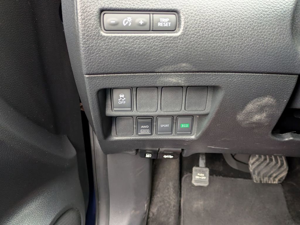 Used 2017 Nissan Rogue S image 20