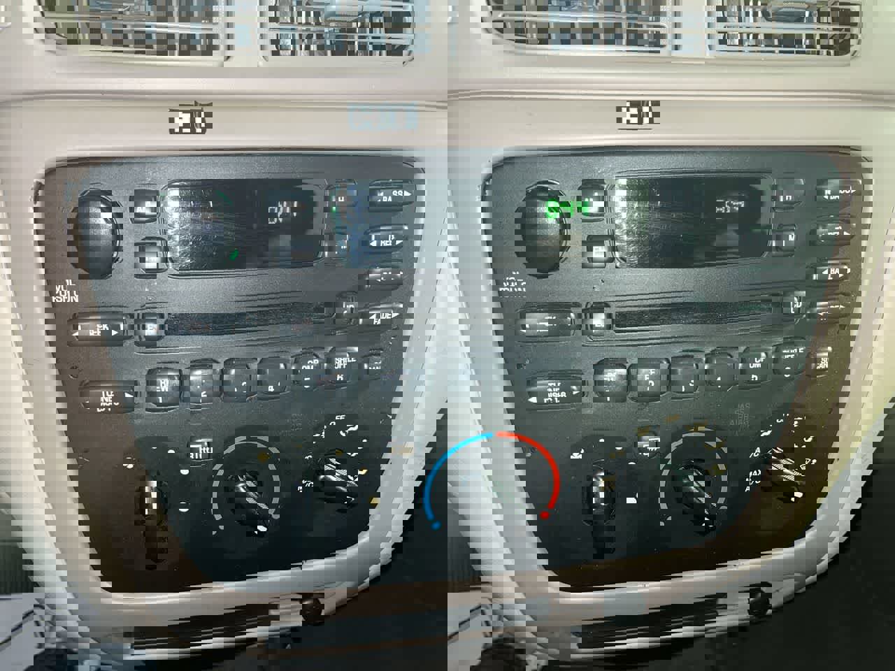 Used 2005 Ford Taurus SE image 18