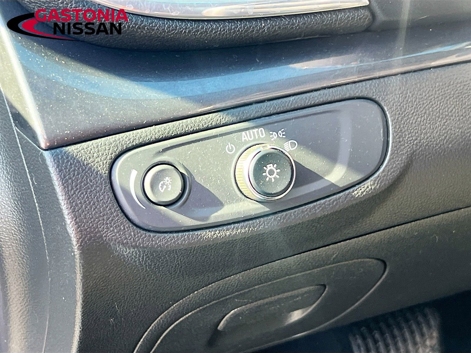 Used 2020 Buick Encore Preferred image 13