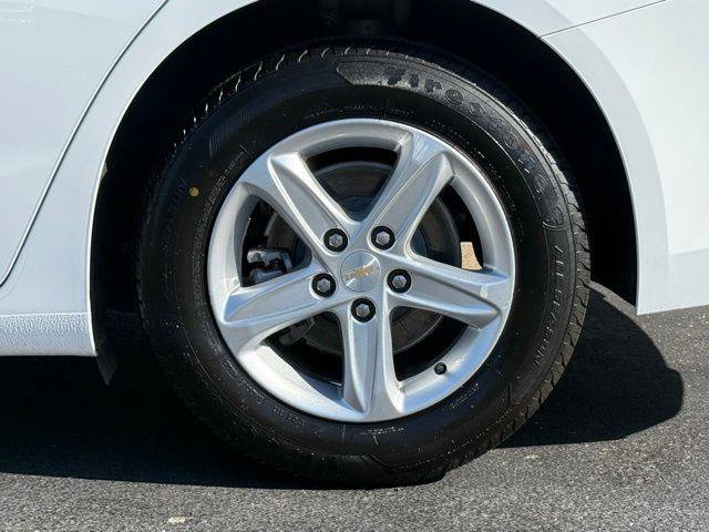 Used 2024 Chevrolet Malibu LS w/ Driver Confidence Package FWD image 16
