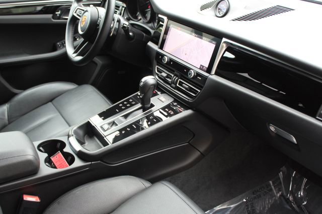 Used 2022 Porsche Macan image 26