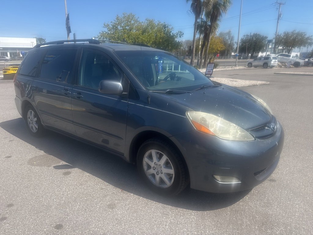 Used 2008 Toyota Sienna XLE image 1