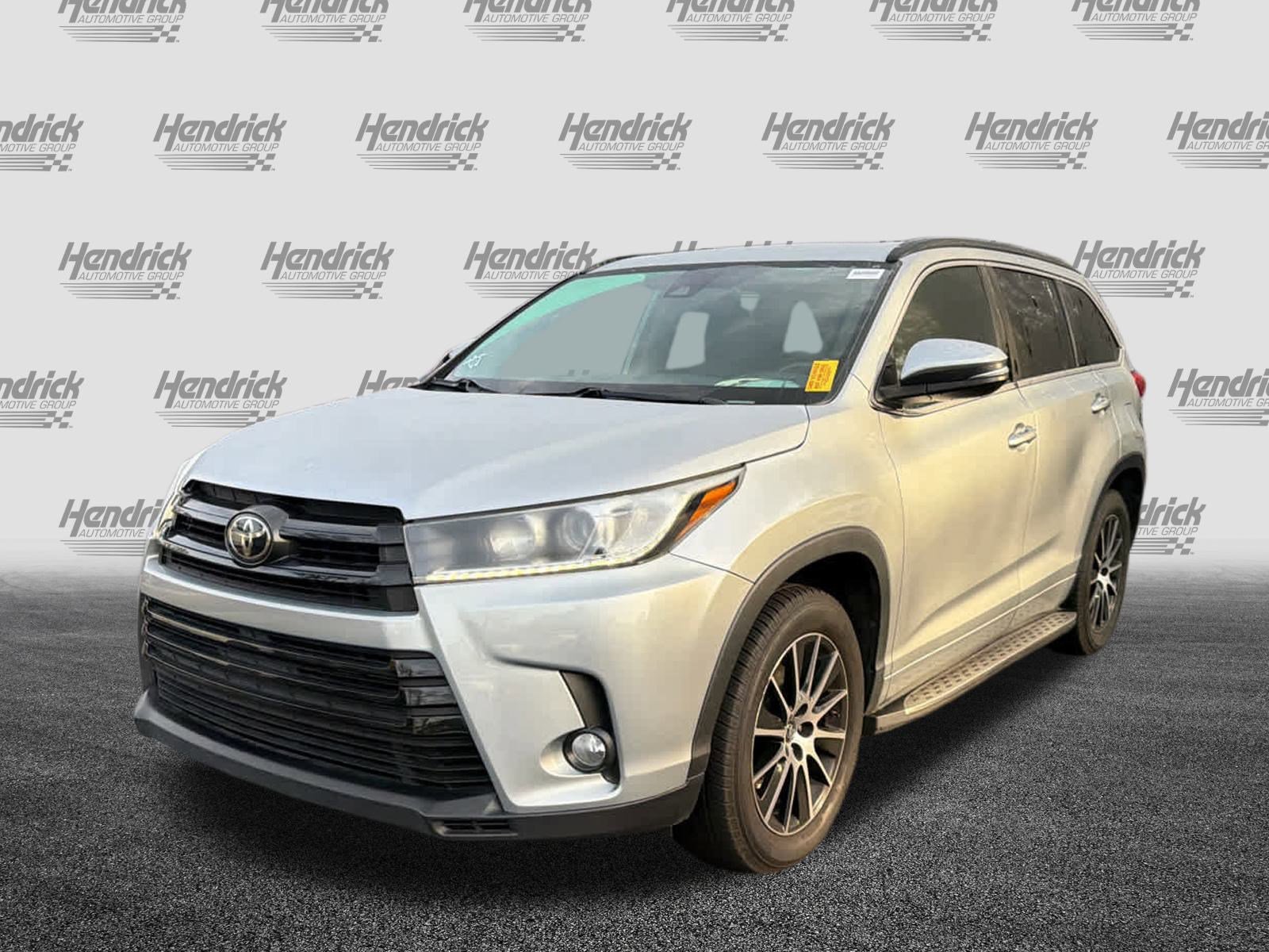 Used 2018 Toyota Highlander SE image 6