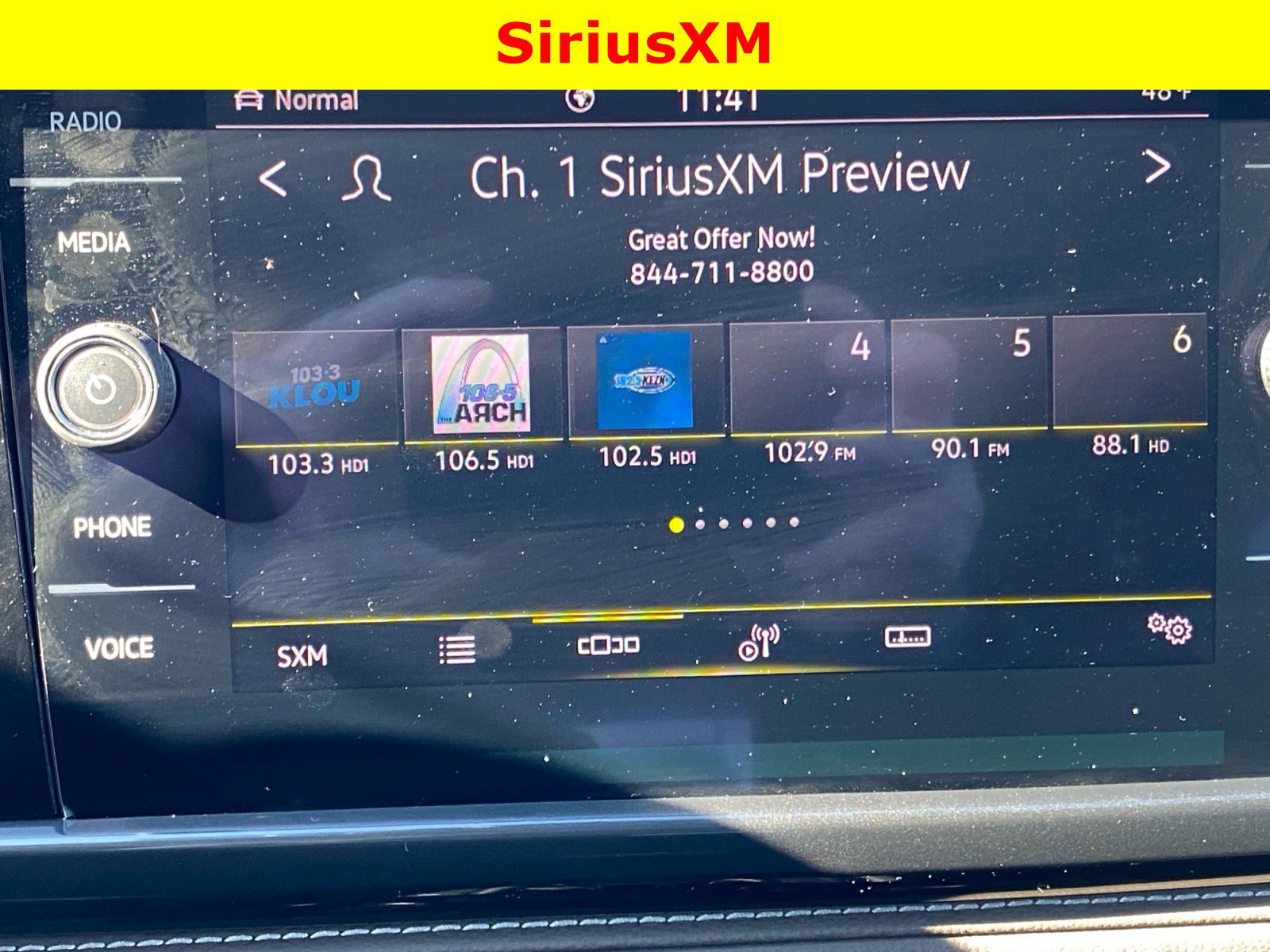 Used 2022 Volkswagen Taos SEL w/ Panoramic Sunroof Package image 10