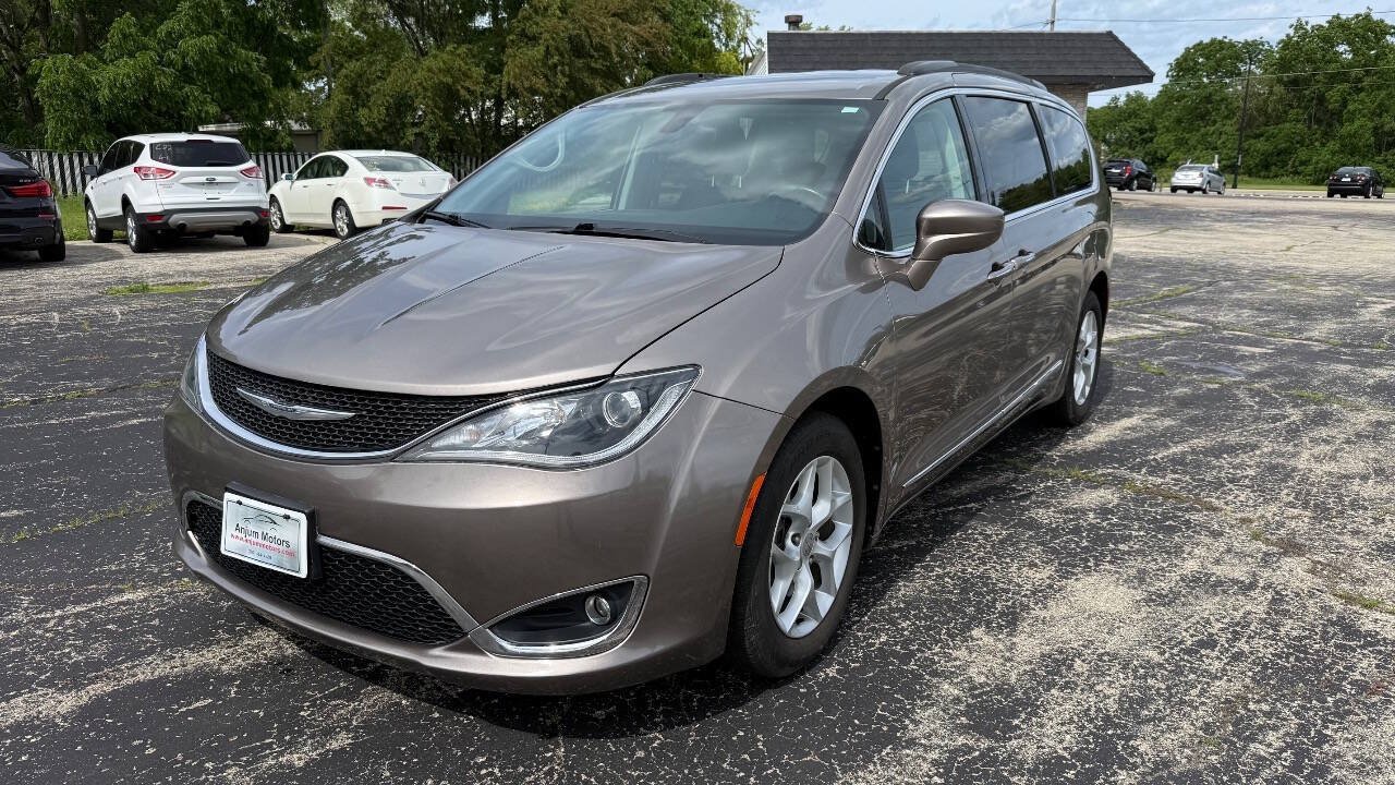 Used 2017 Chrysler Pacifica Touring-L w/ Tire & Wheel Group