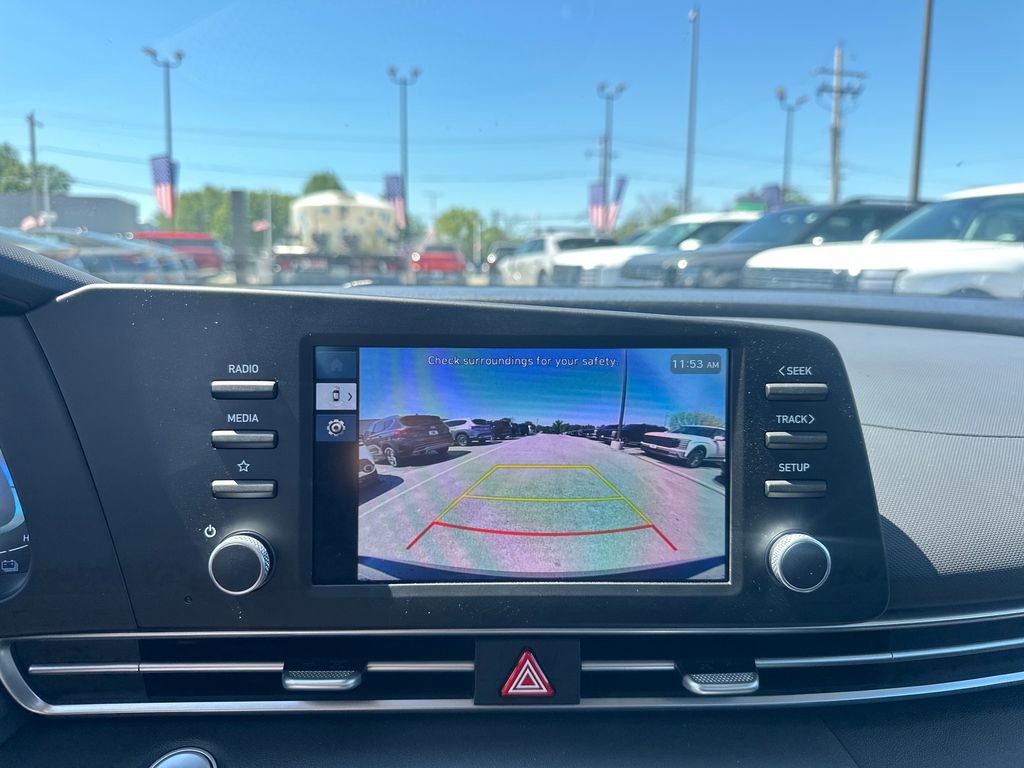 Certified 2025 Hyundai Elantra Hybrid FWD image 17