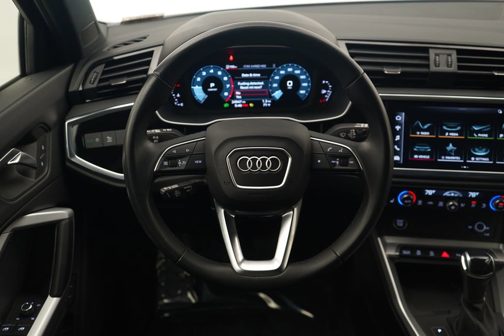 Used 2024 Audi Q3 2.0T Premium w/ Convenience Package AWD/4WD image 9