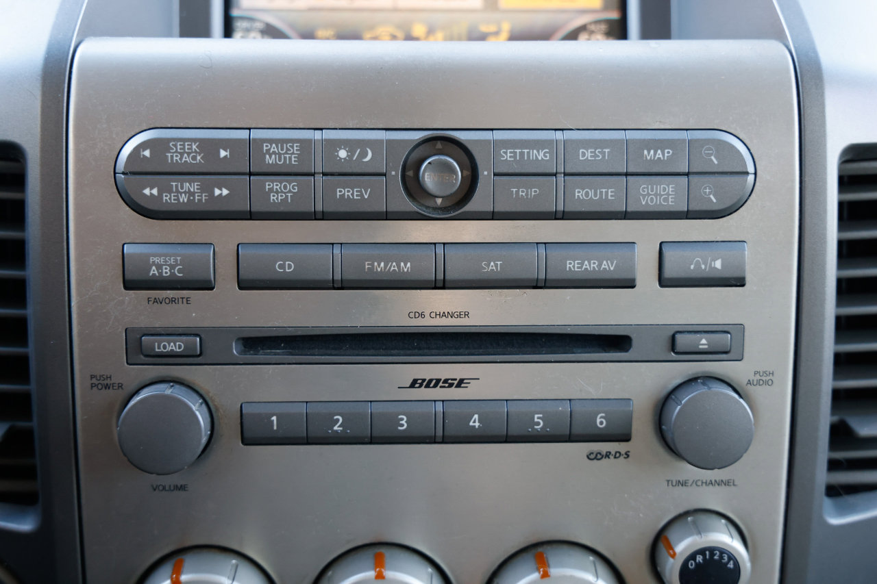 Used 2004 INFINITI QX56 2WD w/ Smart Vision Pkg image 32