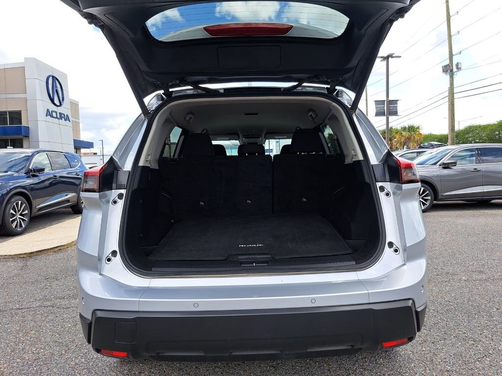 Used 2025 Nissan Rogue SV image 20