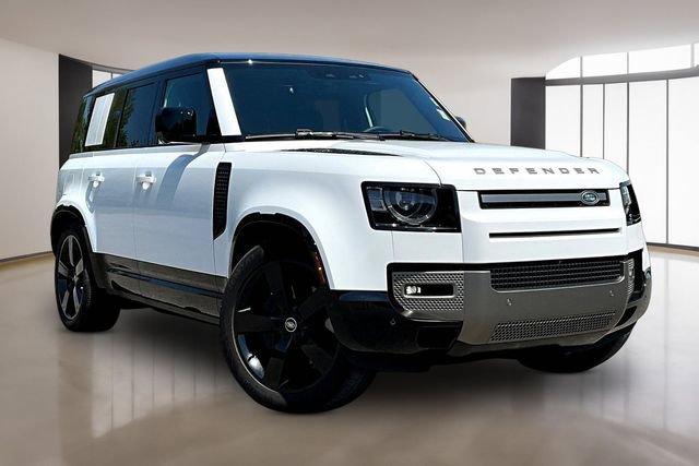 Used 2025 Land Rover Defender 110 X-Dynamic SE image 3