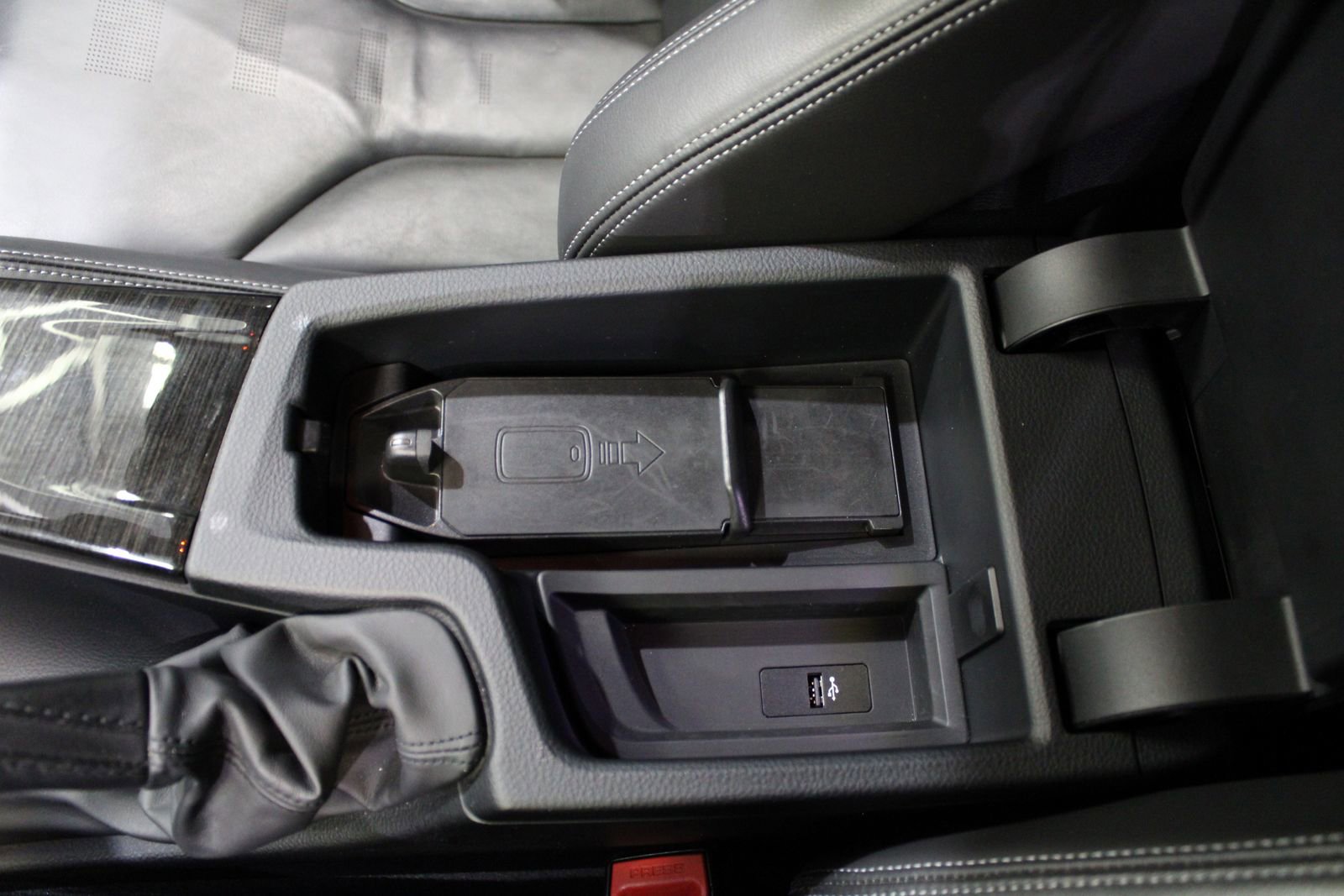 Used 2018 BMW M4 Coupe RWD image 36