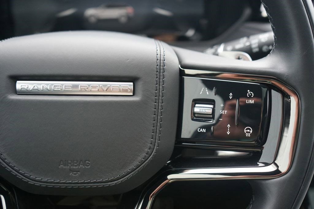 Used 2025 Land Rover Range Rover Velar Dynamic SE image 13