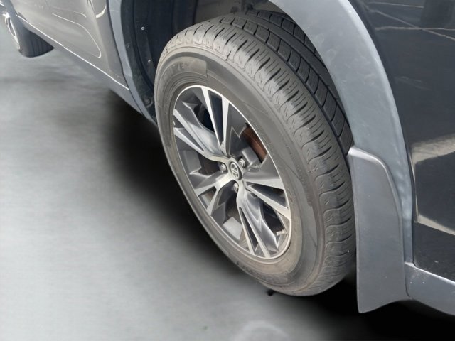 Used 2019 Toyota Highlander LE image 17