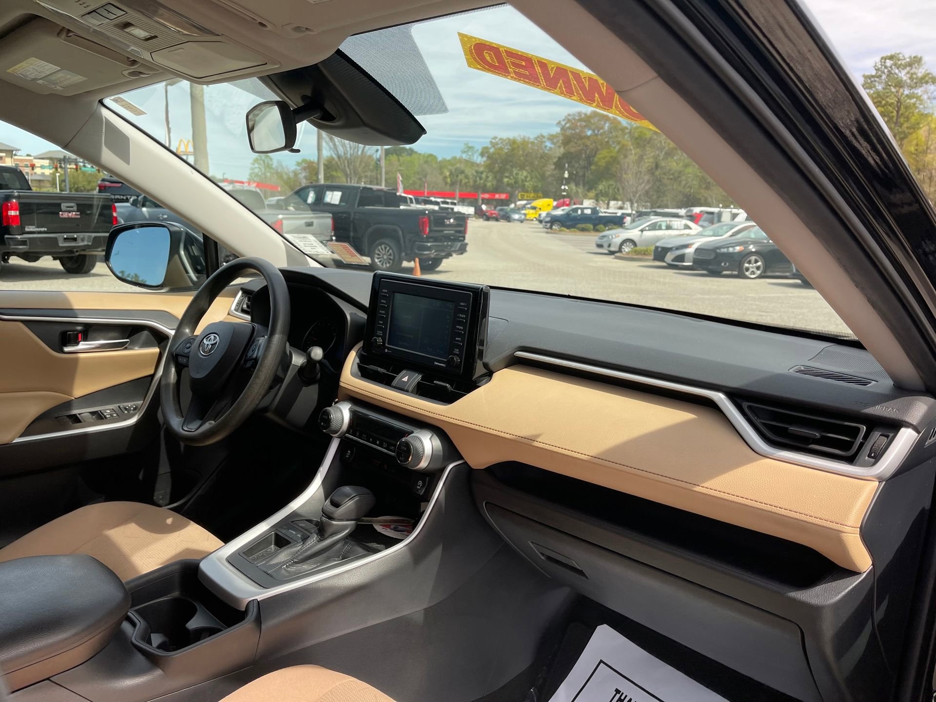 Used 2021 Toyota RAV4 XLE image 33