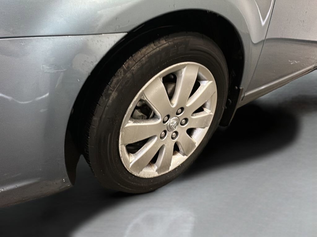 Used 2006 Toyota Avalon XLS image 4