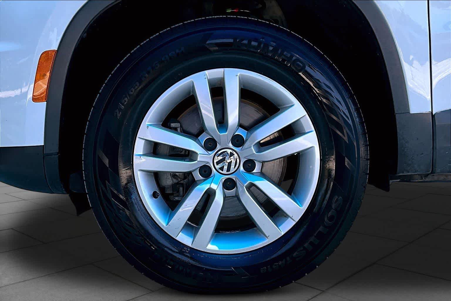 Used 2017 Volkswagen Tiguan S AWD/4WD image 11