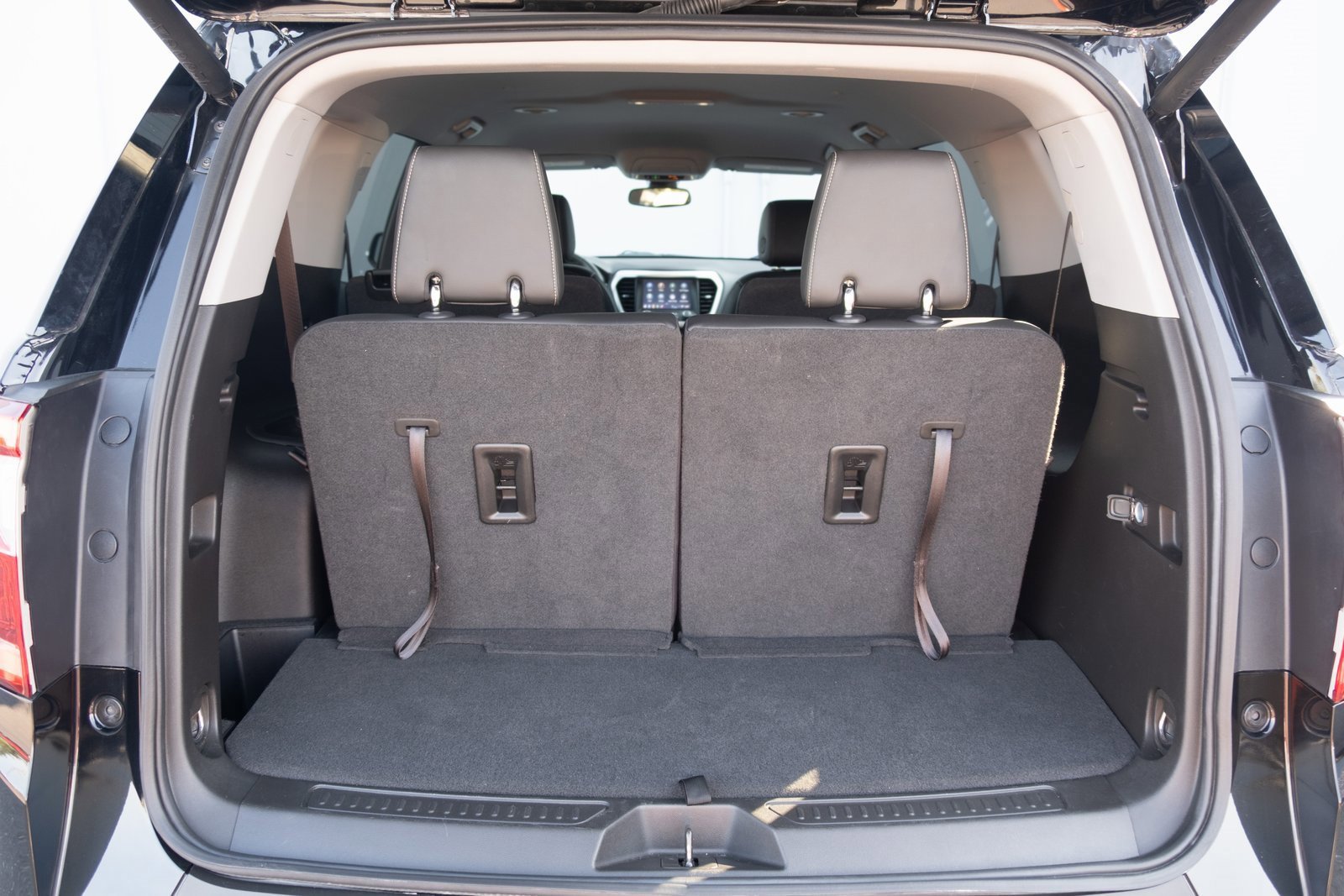 Used 2023 GMC Acadia SLT image 25