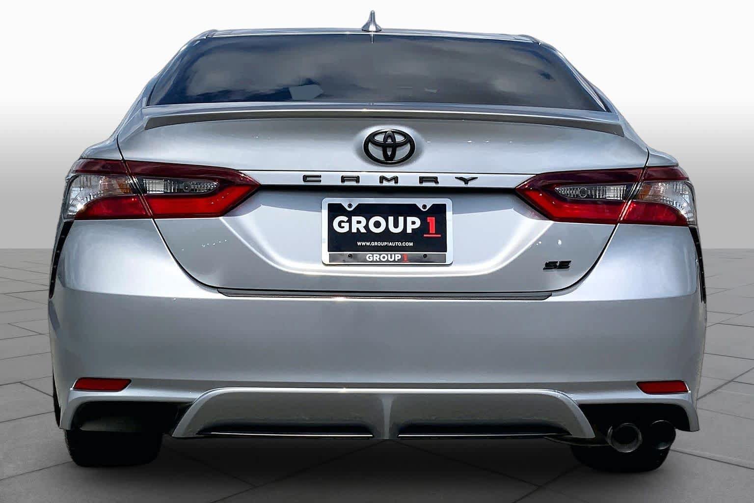 Used 2024 Toyota Camry SE FWD image 5