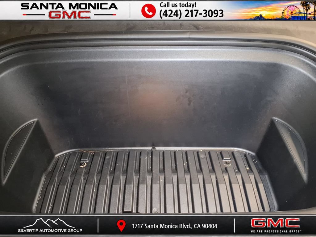 Used 2024 Tesla Model Y Long Range AWD/4WD image 23