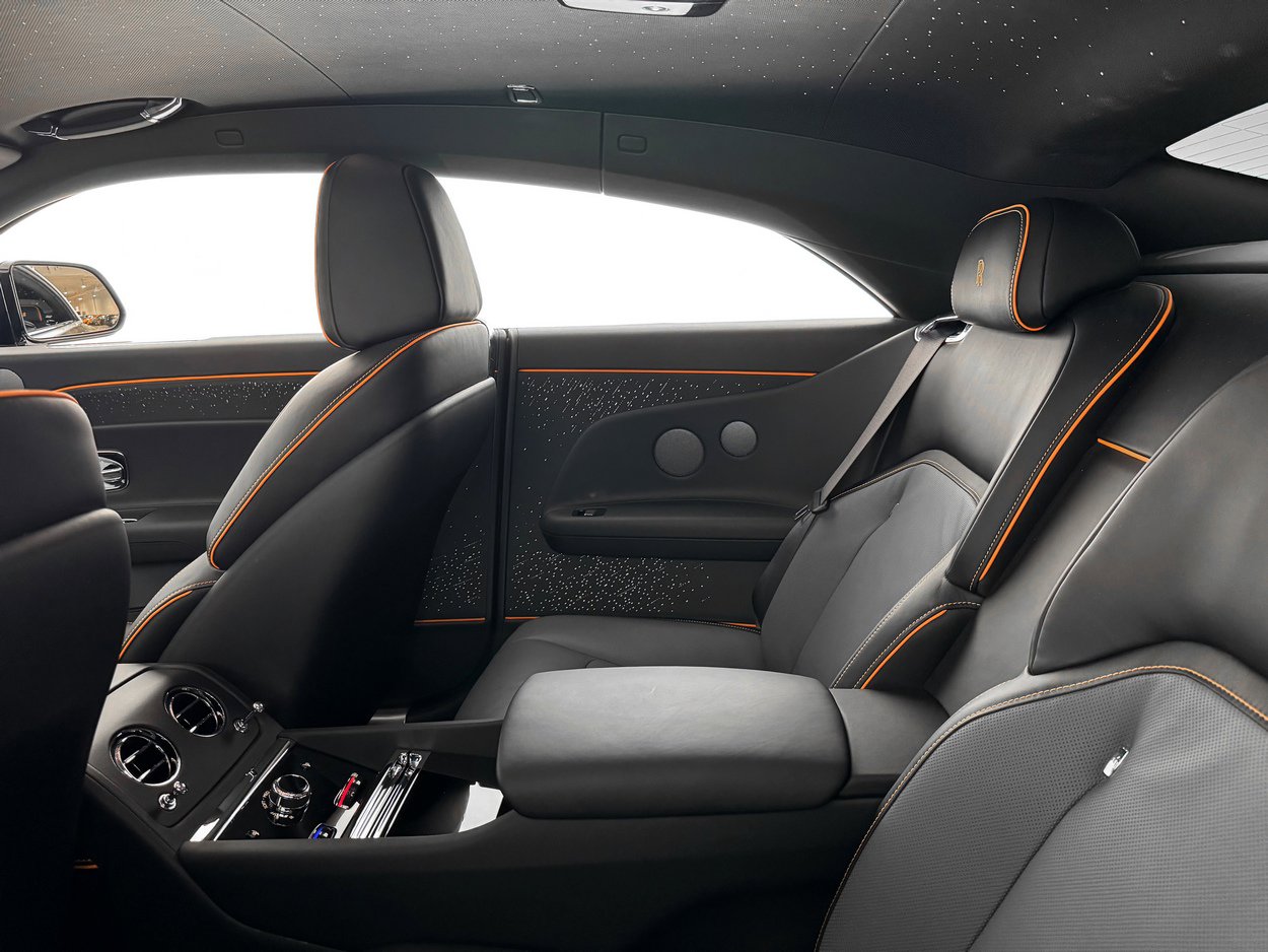 Used 2024 Rolls-Royce Spectre image 26