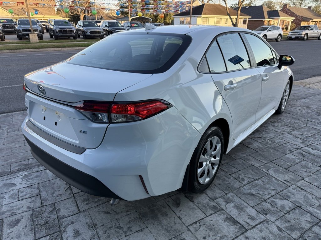 Used 2025 Toyota Corolla LE image 4