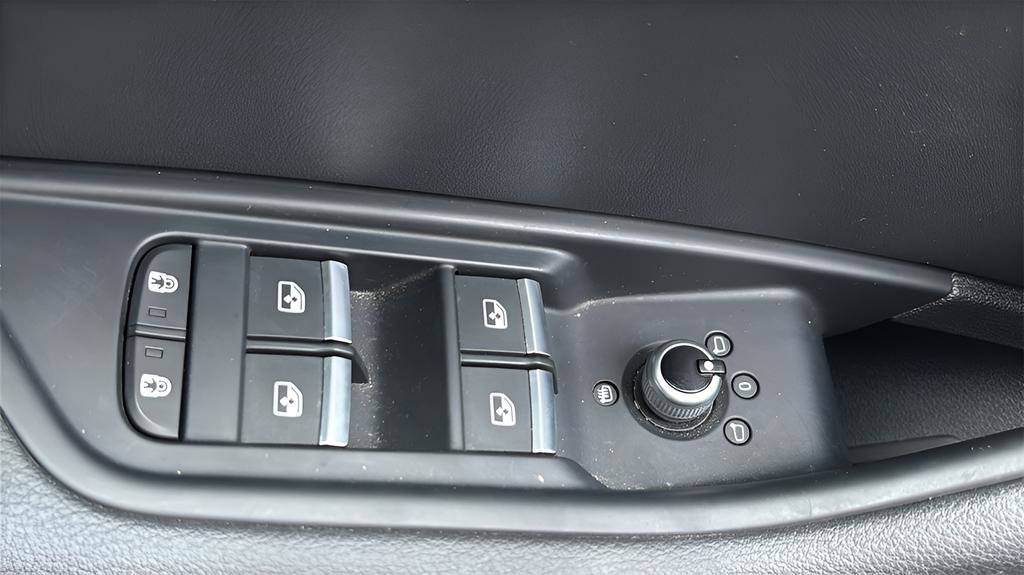 Used 2023 Audi A4 2.0T Premium w/ Convenience Package image 16