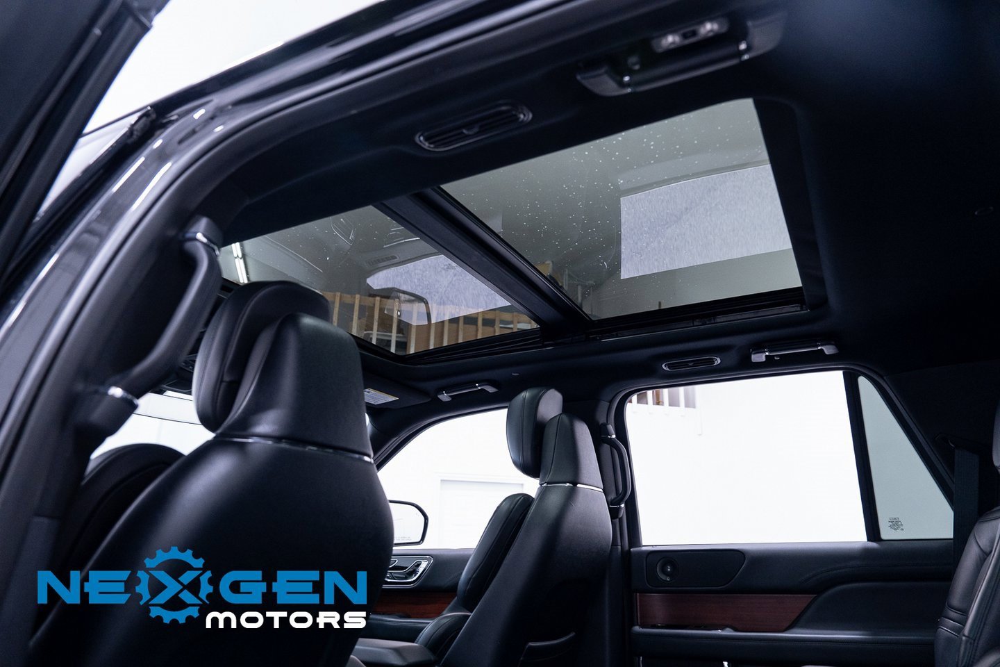 Used 2022 Lincoln Navigator Reserve image 28