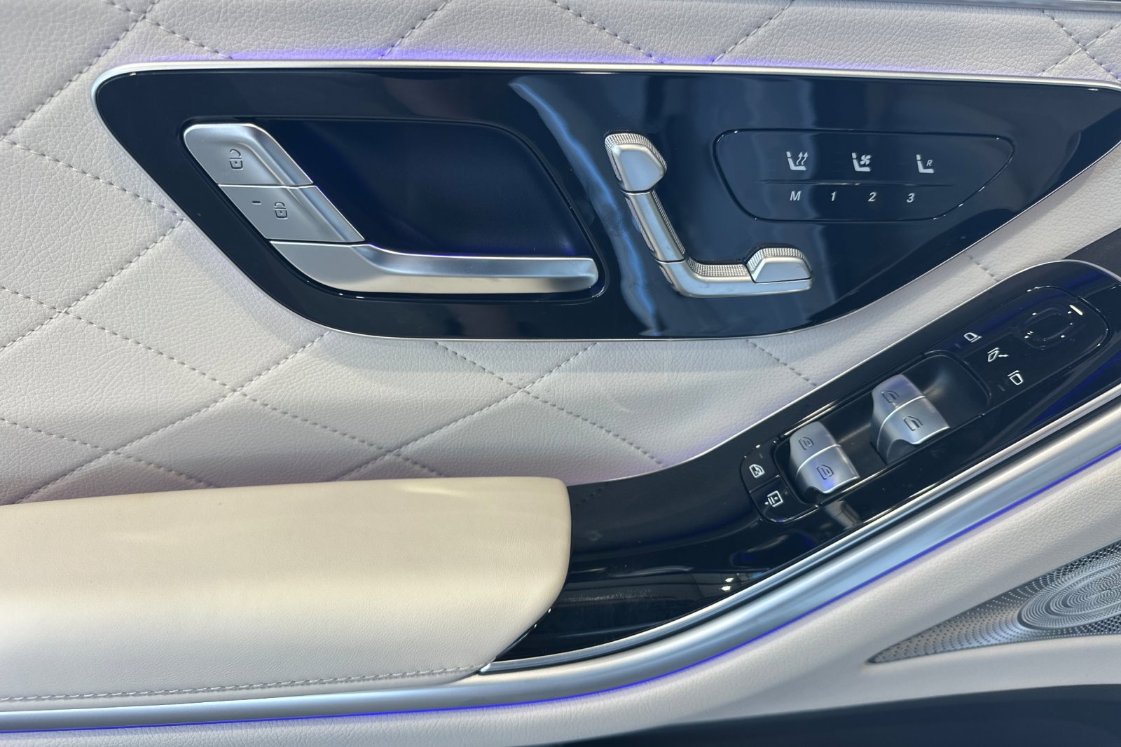 New 2025 Mercedes-Benz S 580 4MATIC Sedan image 11