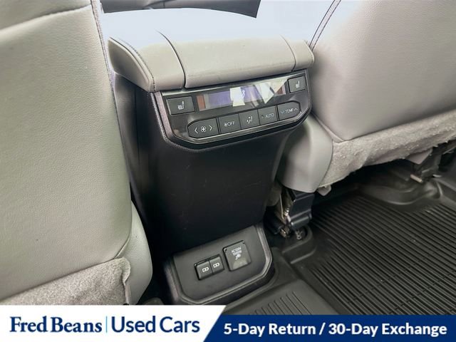 Used 2023 Toyota Highlander Platinum image 27