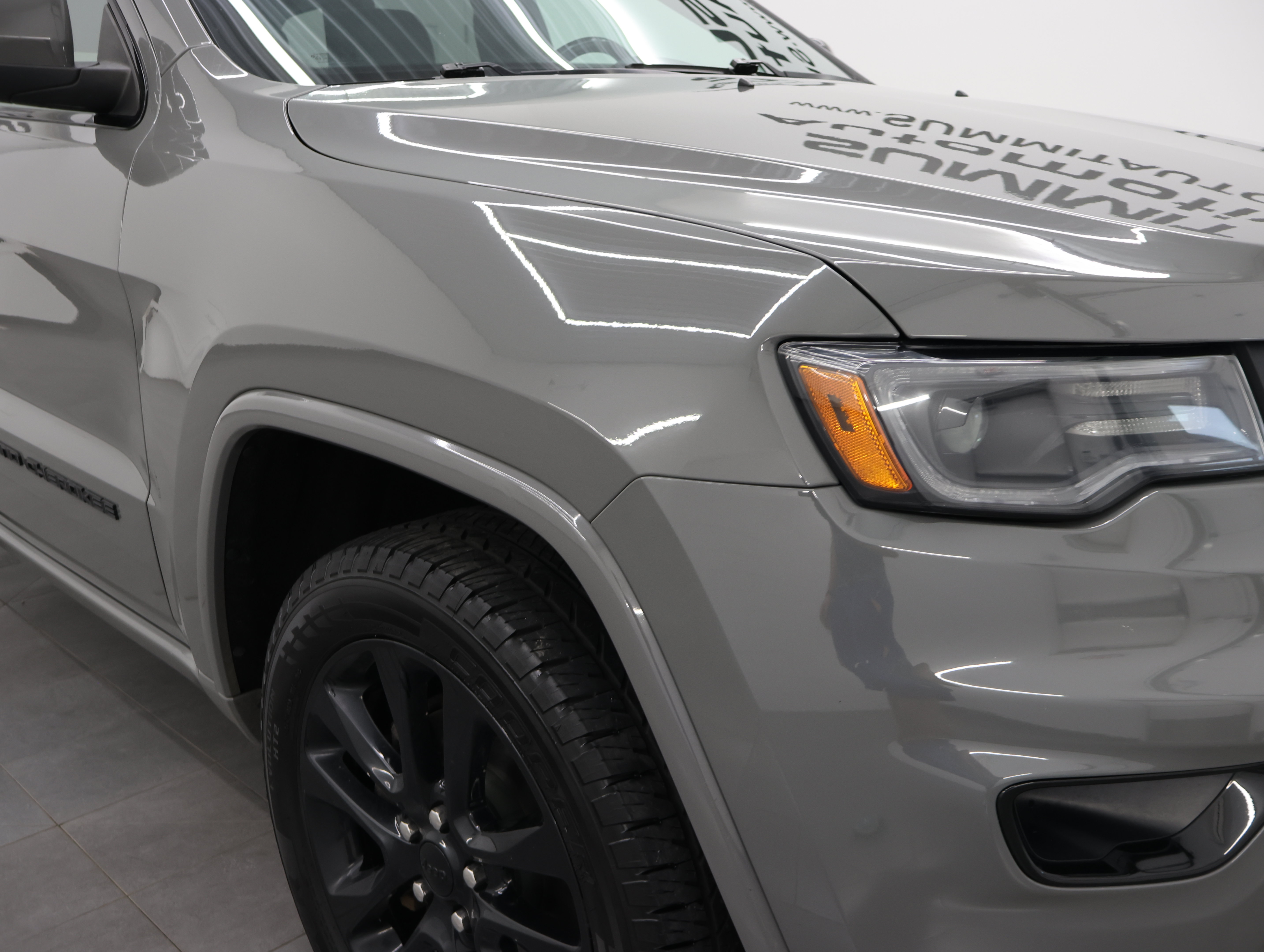 Used 2020 Jeep Grand Cherokee Altitude AWD/4WD image 23