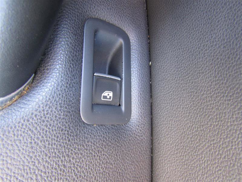 Used 2017 Volkswagen GTI SE image 30