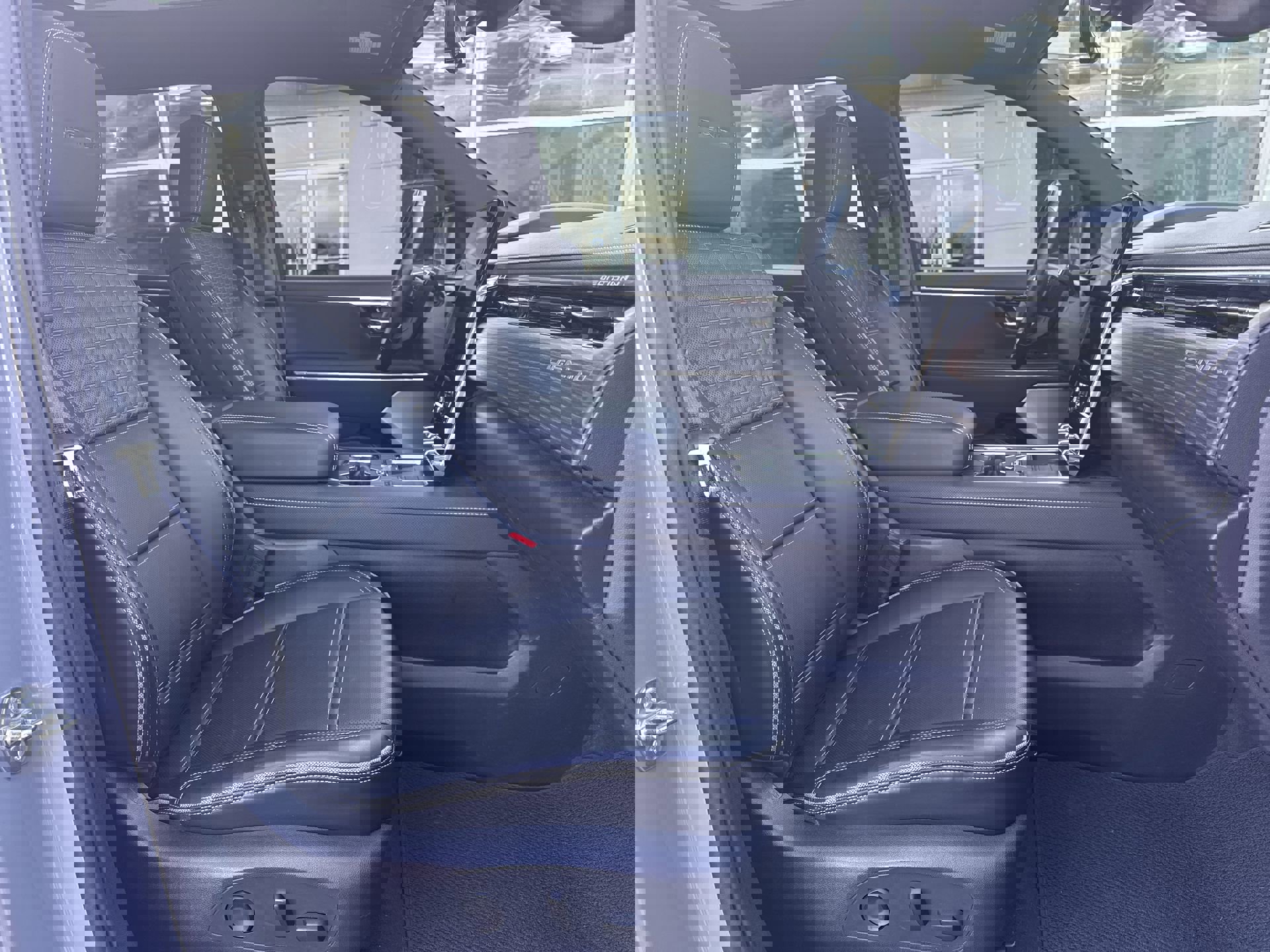 Used 2024 GMC Sierra EV Denali image 29